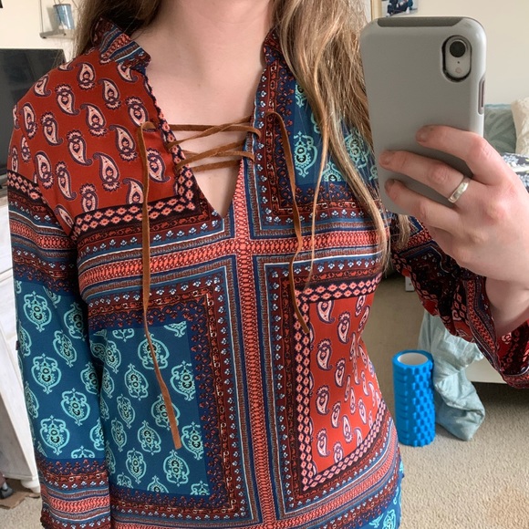 Patterned Long Sleeve Blouse - Picture 3 of 6